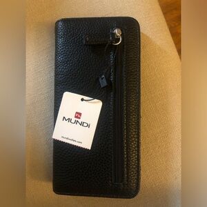 Mundi Black Wallet with Snap Closure